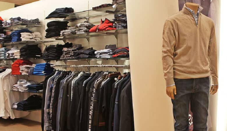 How to Take Pictures of Clothes Without Mannequin